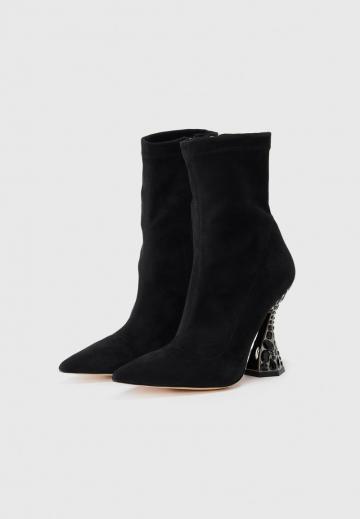 Высокие сапоги