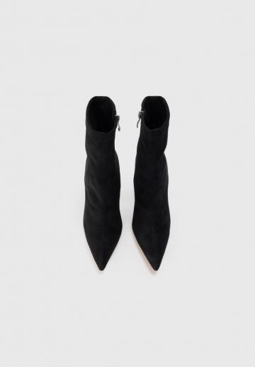 Высокие сапоги