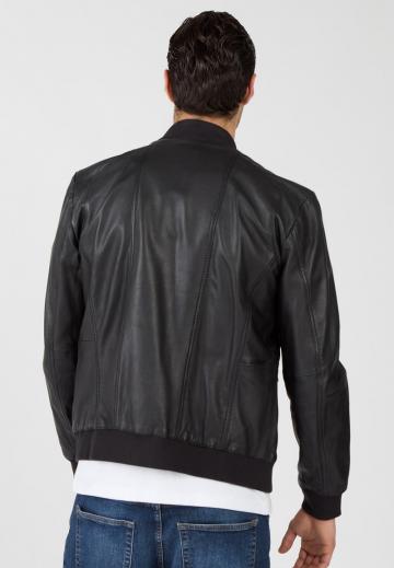 Куртка бомбер