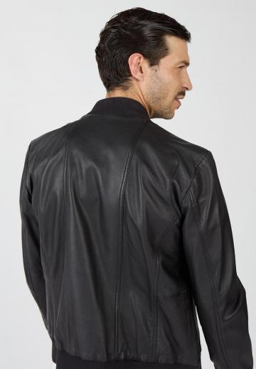 Куртка бомбер