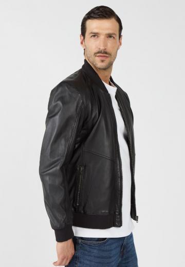 Куртка бомбер