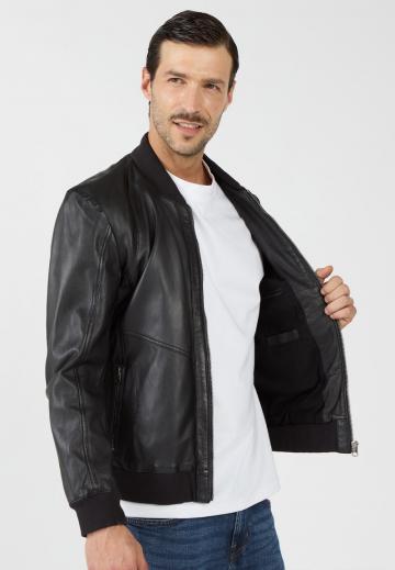 Куртка бомбер