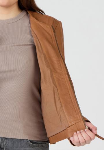 Короткая куртка