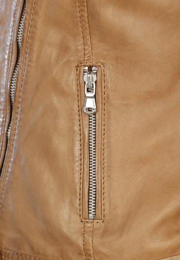 Короткая куртка