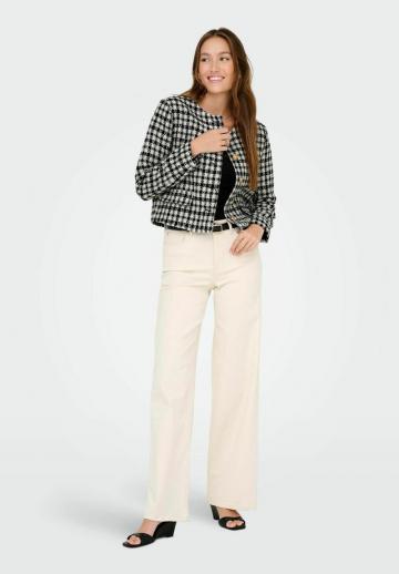 Короткая куртка