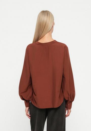 Атласная блузка