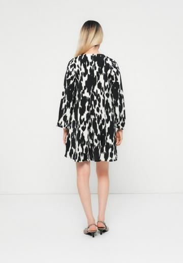 Короткое платье