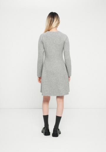 Вязаное платье