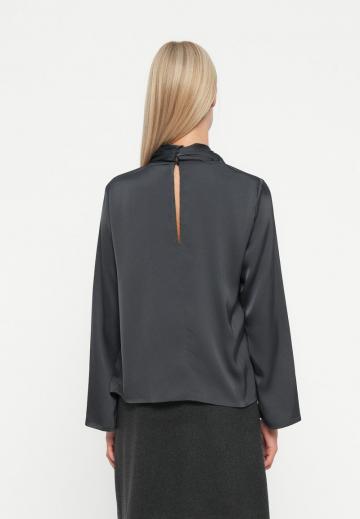 Атласная блузка