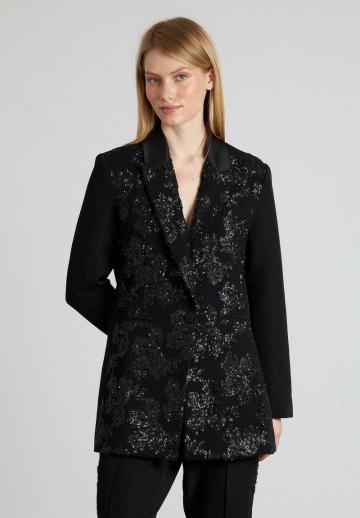 Короткое пальто