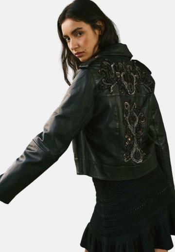 Короткая куртка