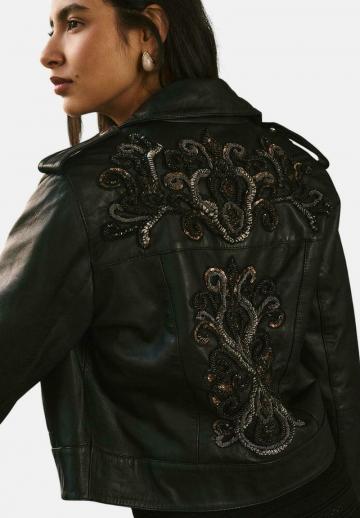 Короткая куртка