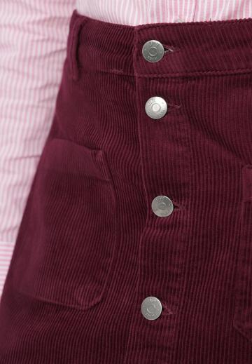 Юбка с накладными карманами