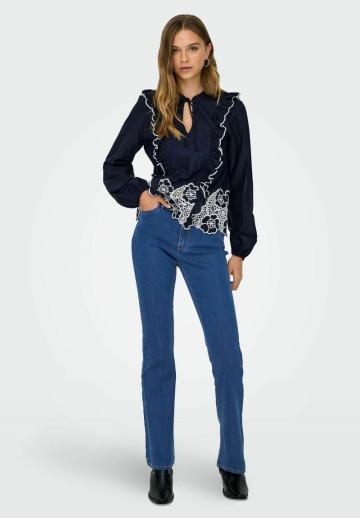 Клешеные брюки