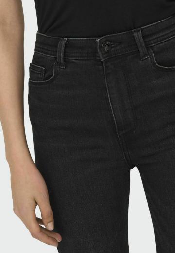 Узкие джинсы