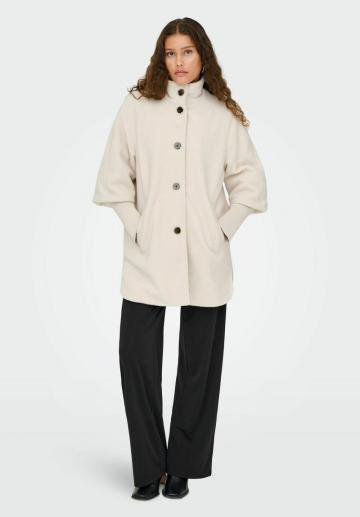 Короткое пальто