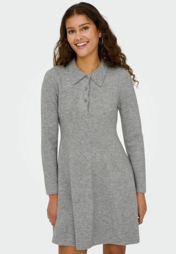 Вязаное платье