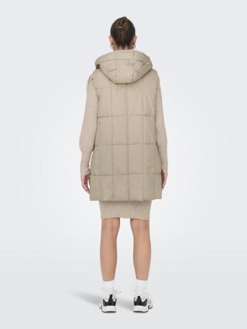 Длинный жилет