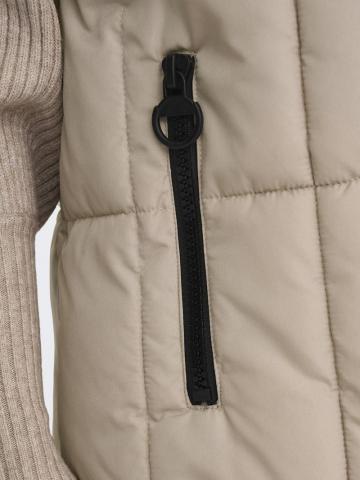 Длинный жилет