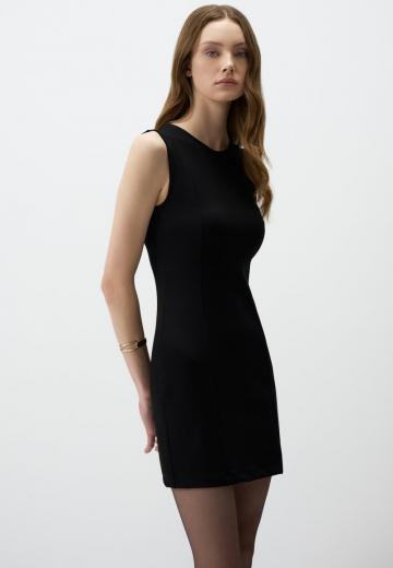 Платье футляр