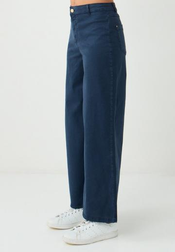 Клешеные джинсы