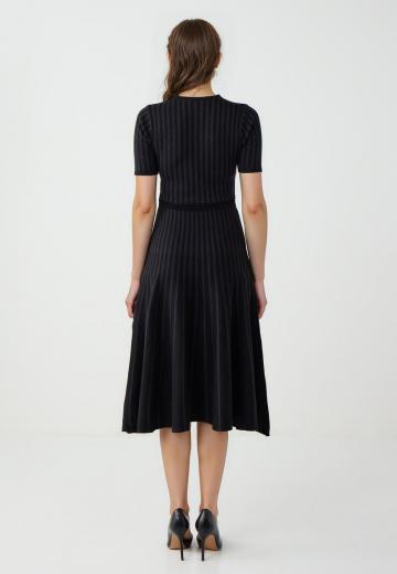 Вязаное платье