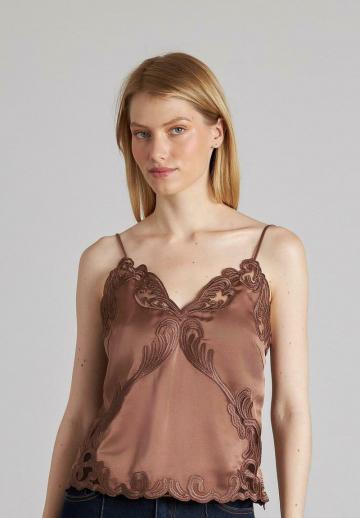 Топ на бретельках