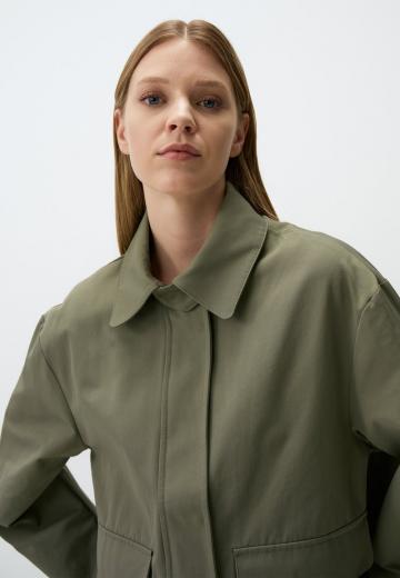 Куртка с накладнымит карманами