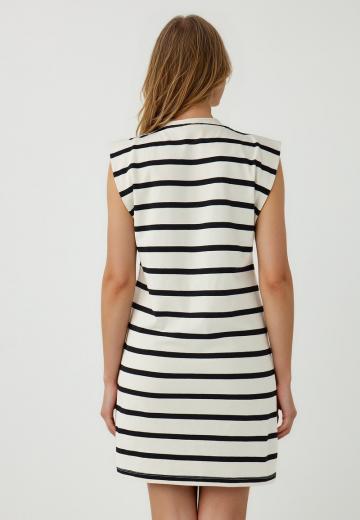 Платье футляр