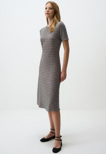 Вязаное платье