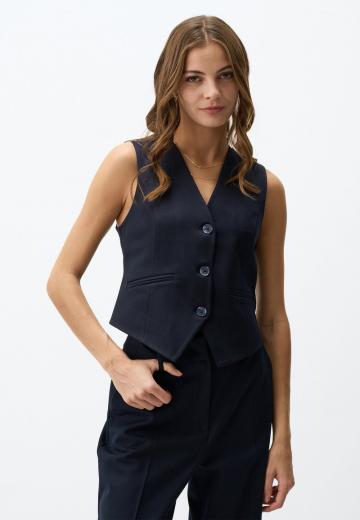 Джинсовая жилетка