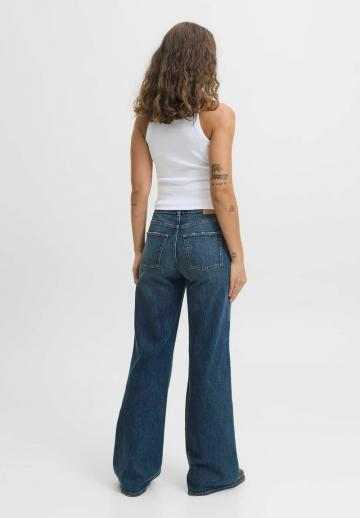 Клешеные джинсы