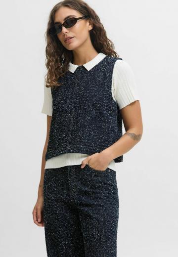 Джинсовая жилетка