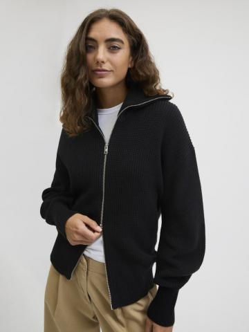 Вязаная кофта