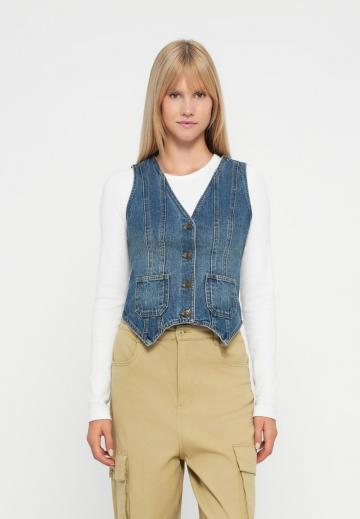Джинсовая жилетка