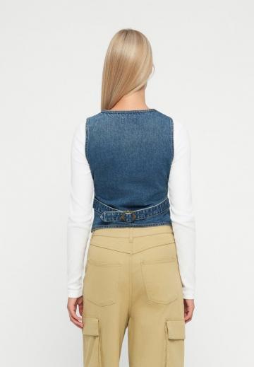 Джинсовая жилетка