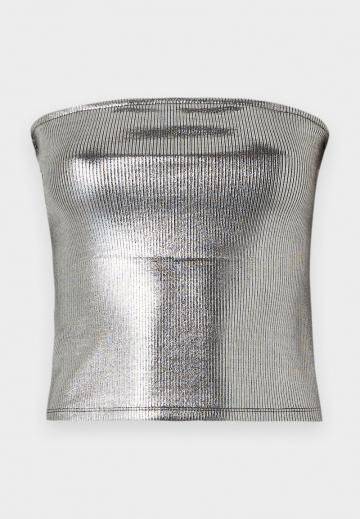 Топ без бретелек