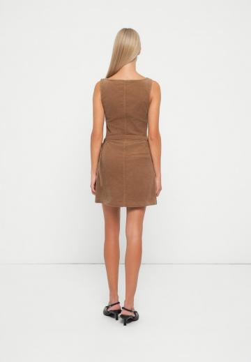 Короткое платье