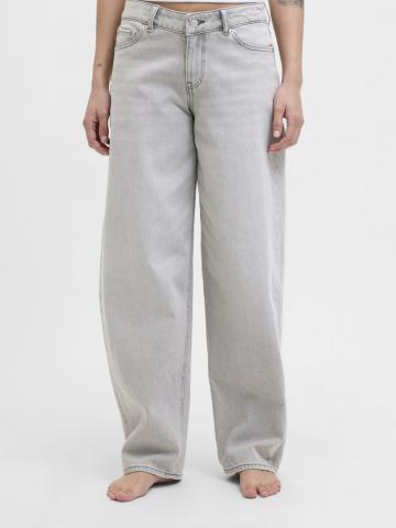 Свободные джинсы