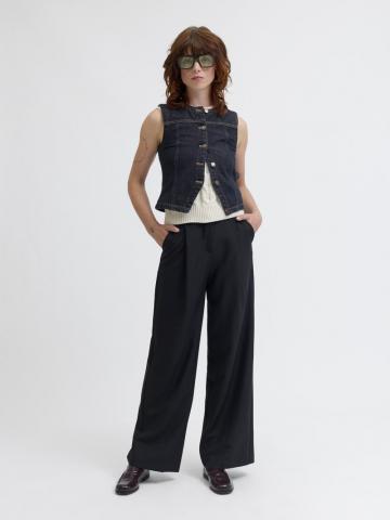 Джинсовая жилетка