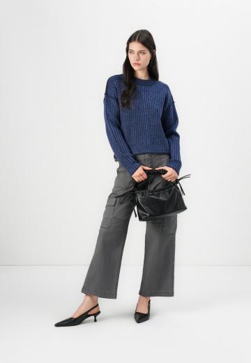 Пуловер в полоску