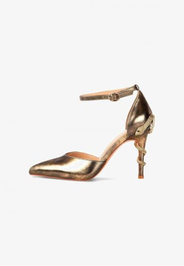 Туфли с ремешком