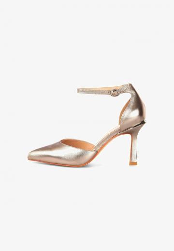 Туфли с ремешком