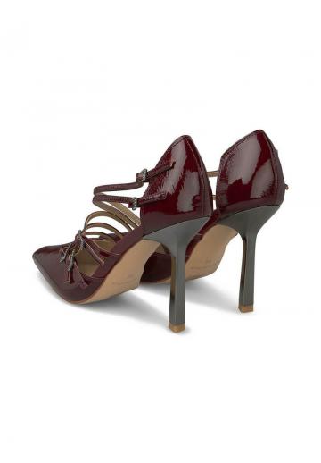 Туфли на высоком каблуке