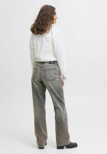 Свободные джинсы