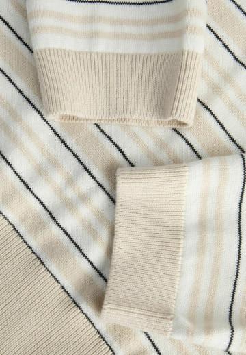 Пуловер с воротником поло