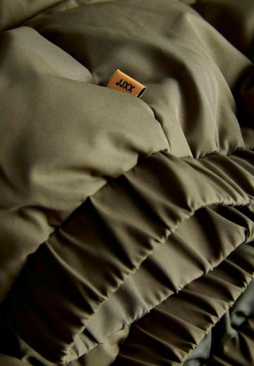 Зимняя куртка