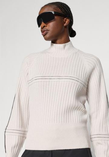 Спортивная толстовка