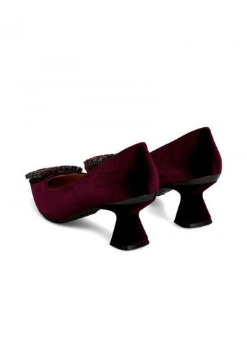 Туфли с высоким носом