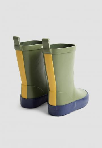 Резиновые сапоги